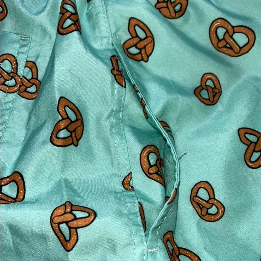 Aqua Pretzel Pattern Men's Swim Trunks